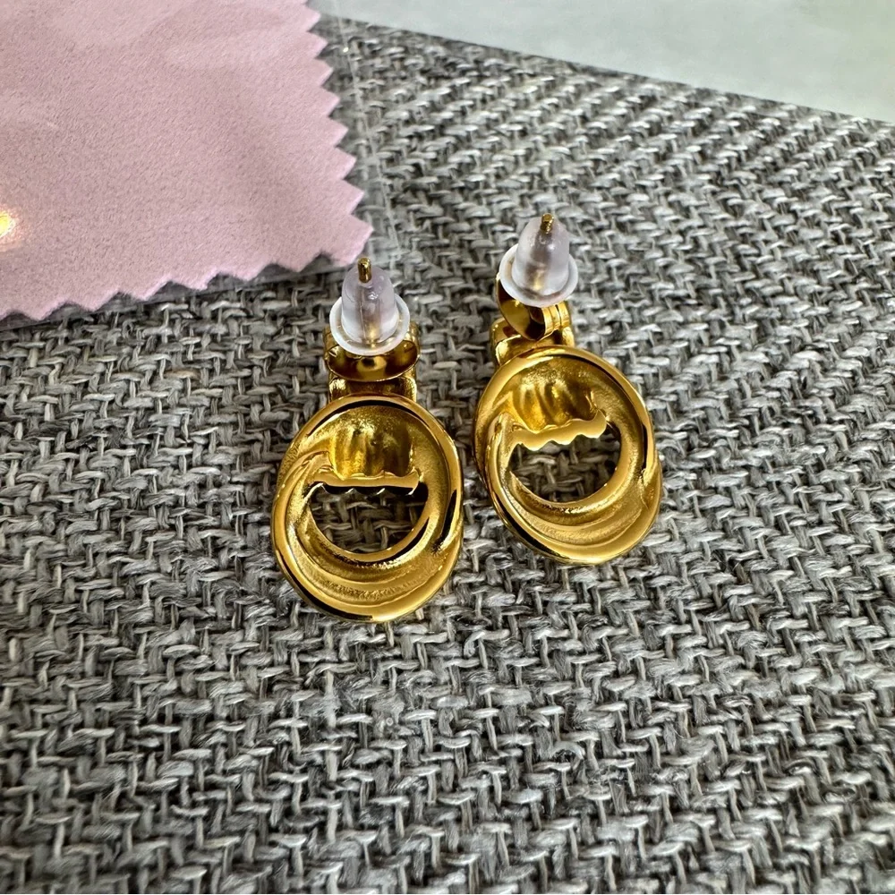 Elegant Gold Hoop Earrings - Picture 9 of 15